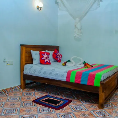 Chanaka Holiday Inn Сигирия Экстерьер фото
